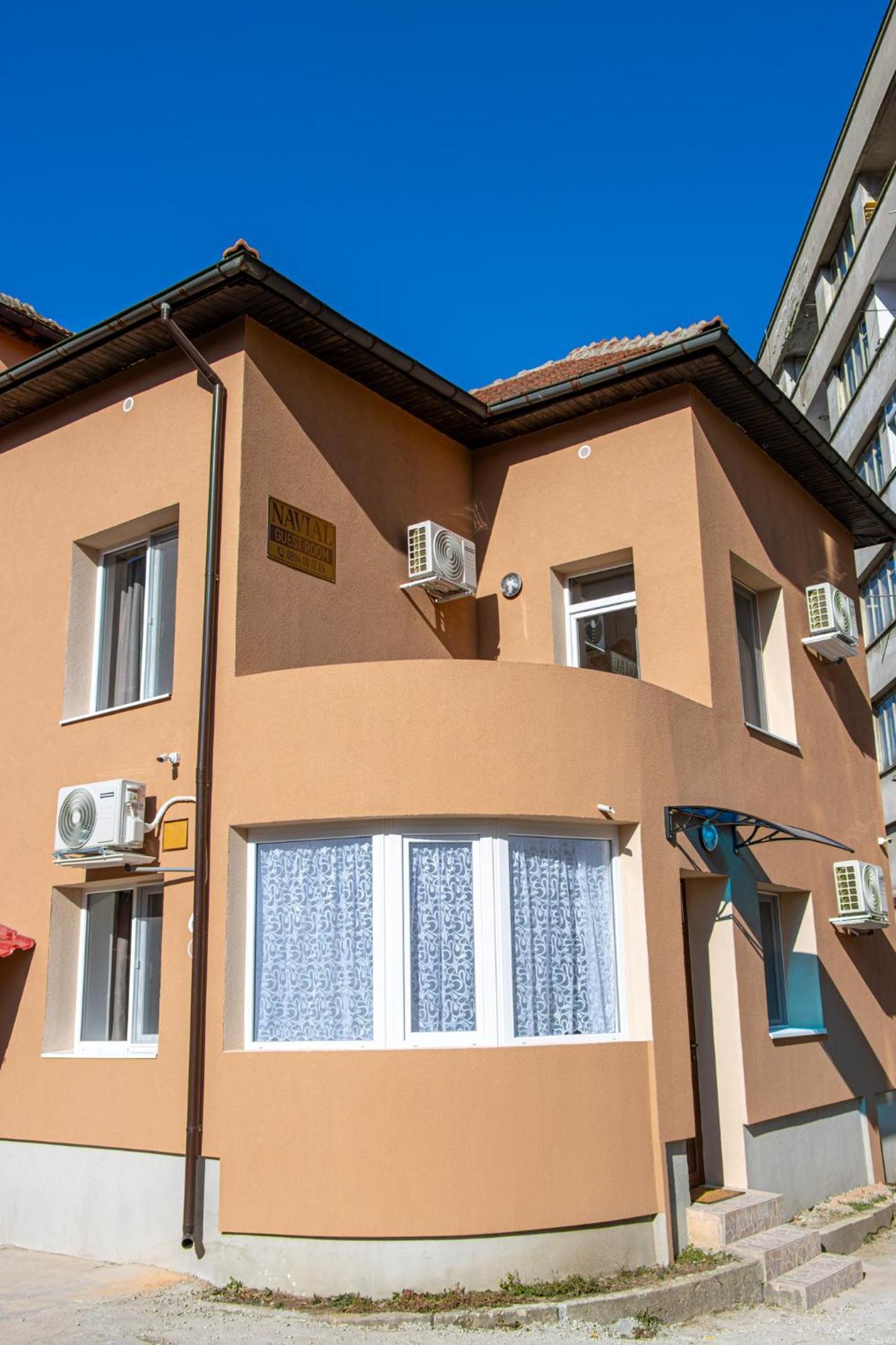Navial Hotel Gabrovo Eksteriør billede